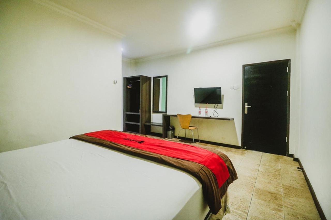 RedDoorz Plus near Jambi Prima Mall Bagian luar foto