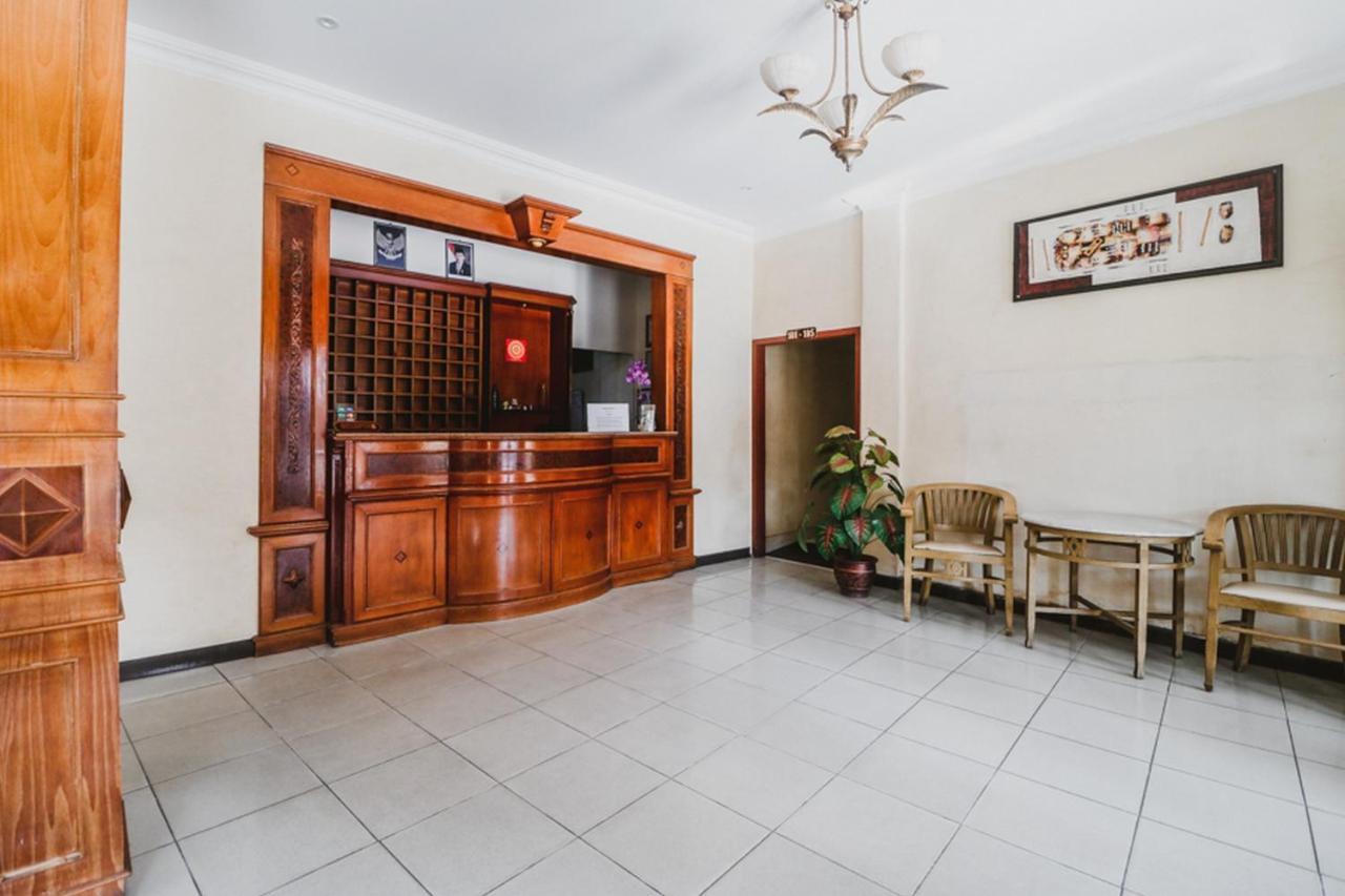 RedDoorz Plus near Jambi Prima Mall Bagian luar foto