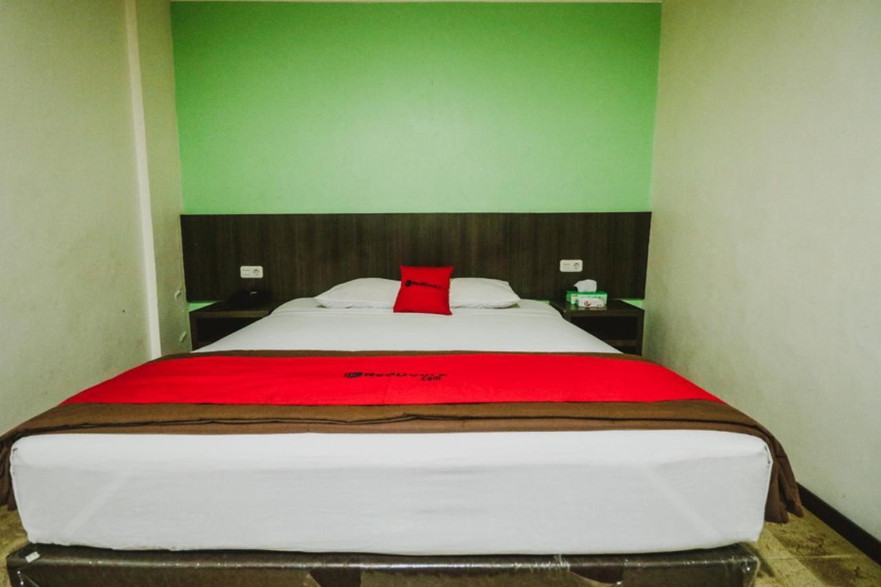 RedDoorz Plus near Jambi Prima Mall Bagian luar foto
