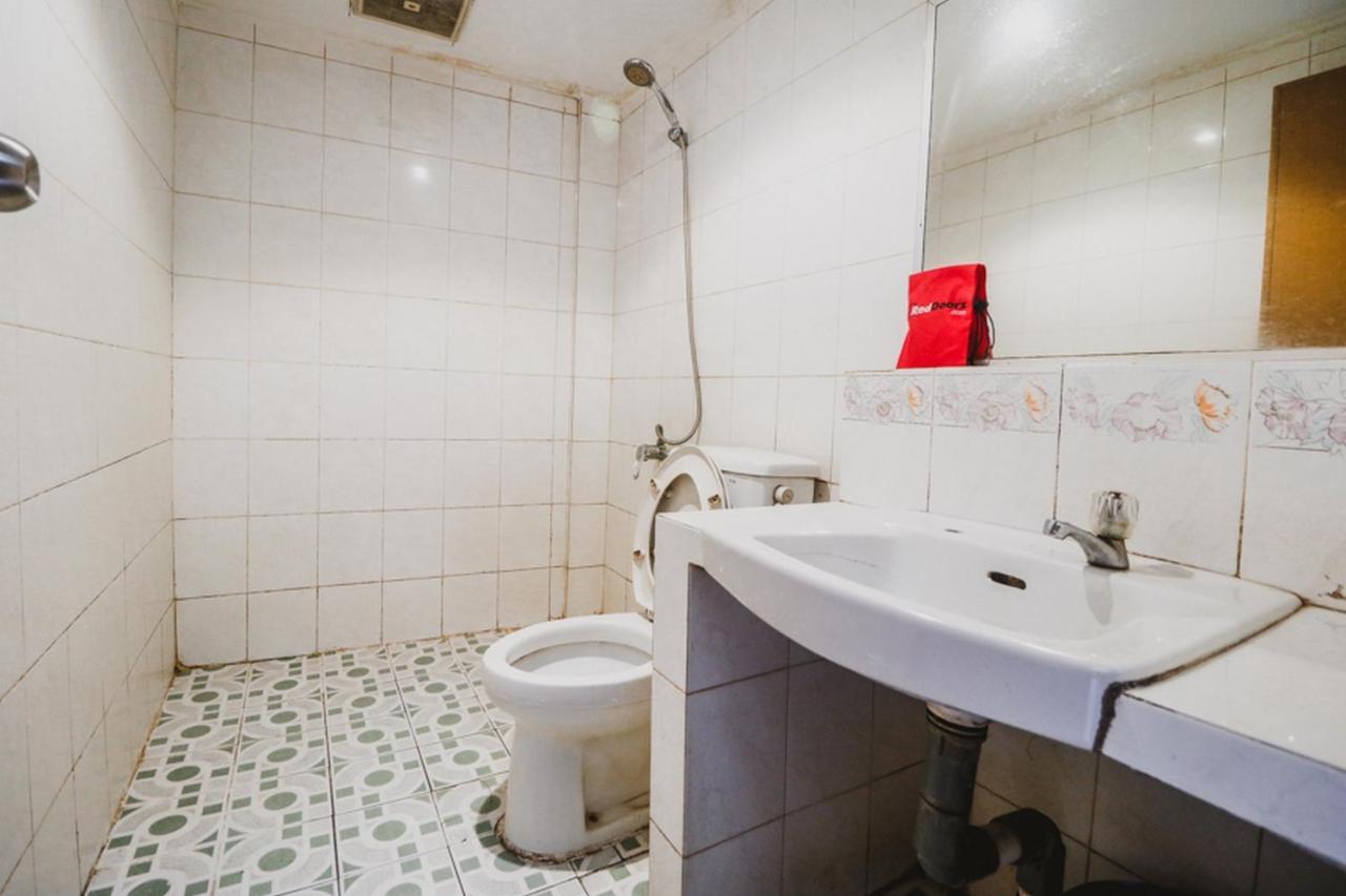 RedDoorz Plus near Jambi Prima Mall Bagian luar foto