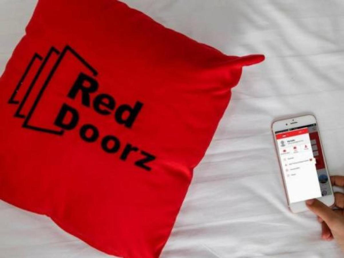 RedDoorz Plus near Jambi Prima Mall Bagian luar foto